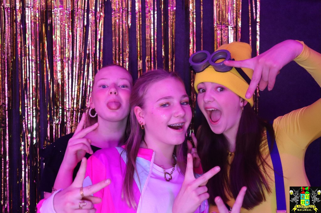 ../Images/Jeugd Opwarmbal Photobooth 196.jpg